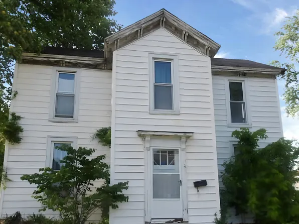 800 E 3rd St, Pana, IL 62557