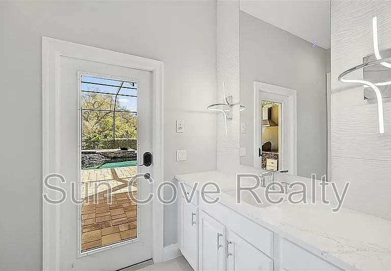 854 Macewen Dr — Photo 39