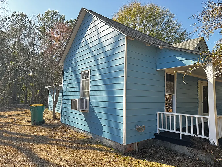4803 Cameron Rd — Photo 2