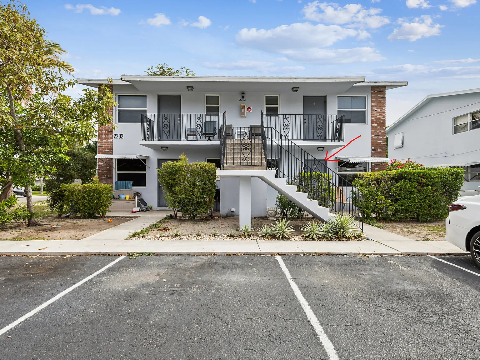 2202 SE 3rd St — Photo 1