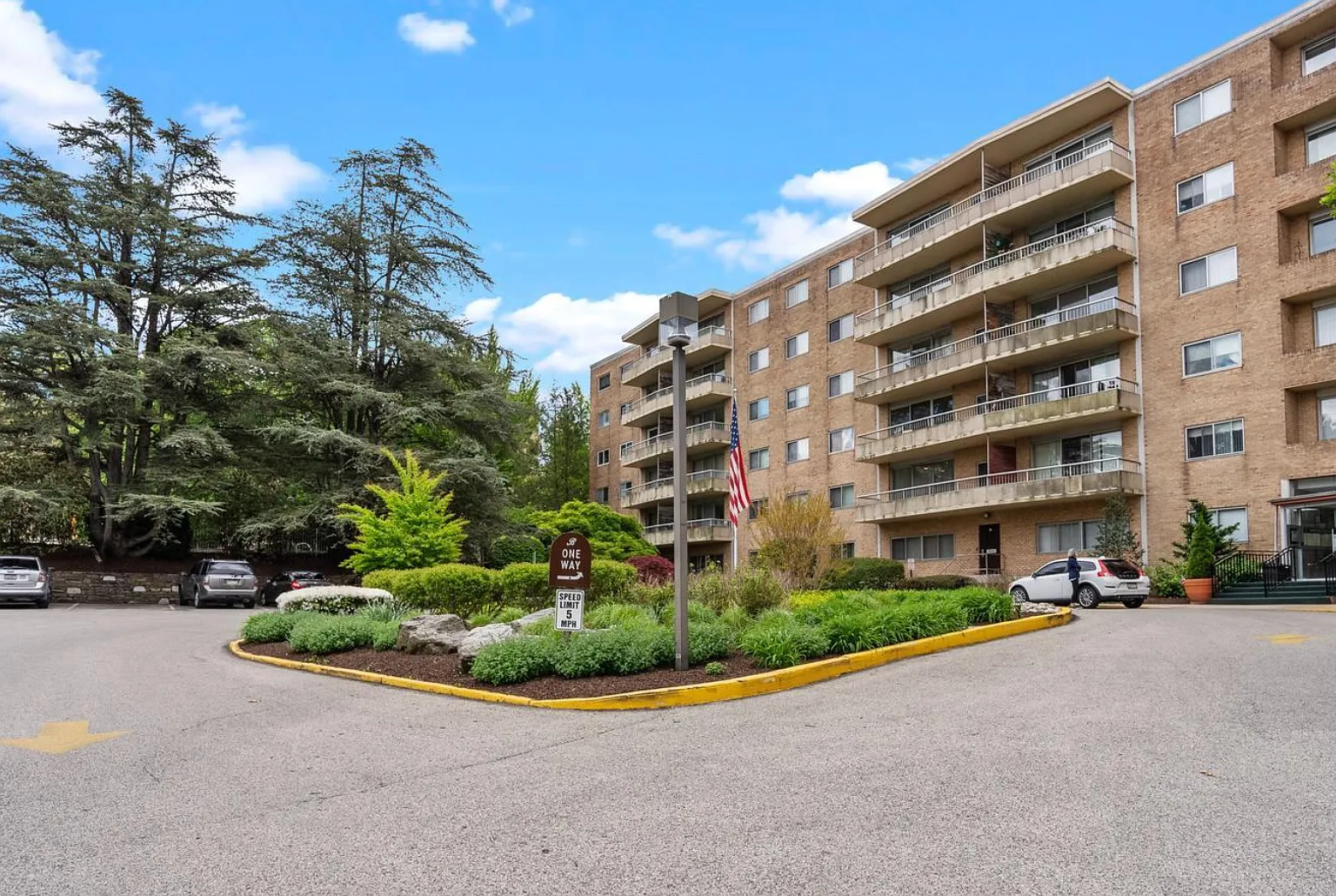 1 bed, 784 sqft, $1,625 — Photo 1