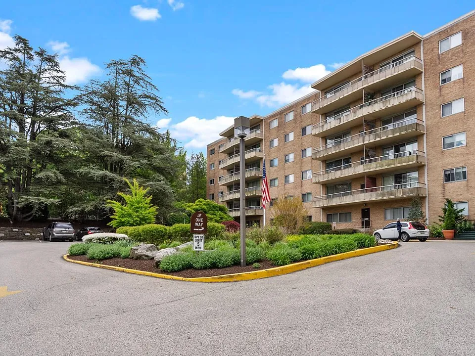 100 West Ave S #103-103S