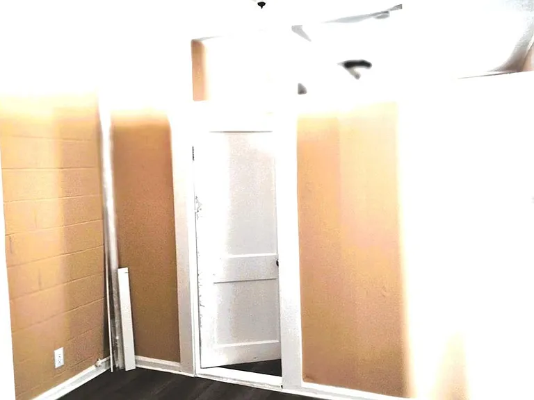 418 E Amelia Ave #D — Photo 7