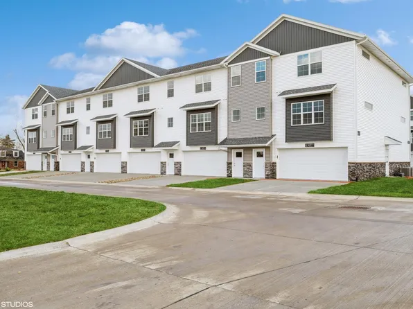 2863 Rookwood Ln Unit 4, Marion, IA 52302