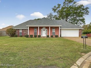 610 Ridge Pl, Byram, MS 39272