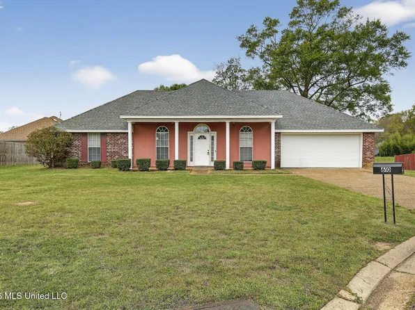 610 Ridge Pl, Byram, MS 39272