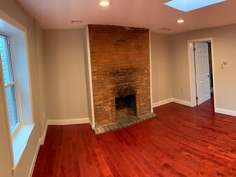 638 Catharine St #3 — Photo 9