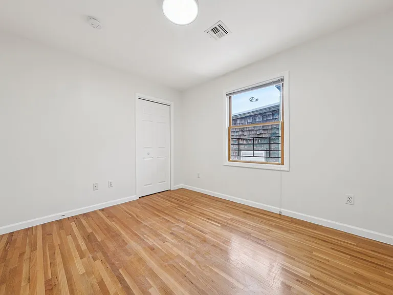 68 Lincoln St #2 — Photo 18