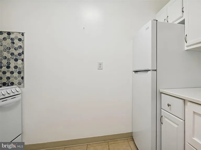56 G St SW #B — Photo 6