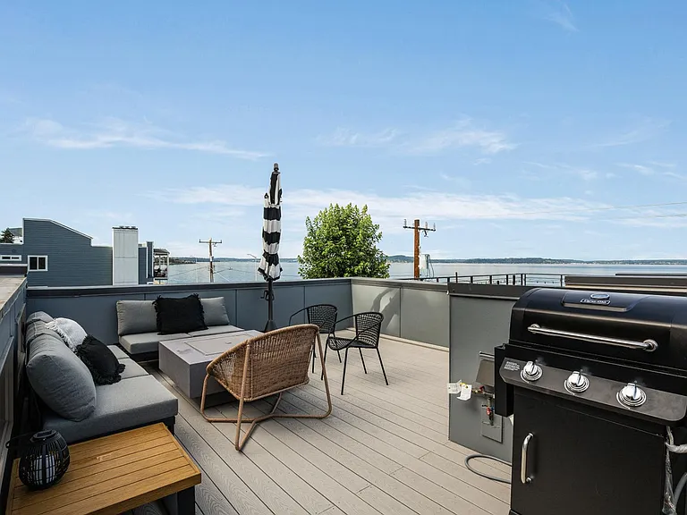 1706 Alki Ave SW #C — Photo 11