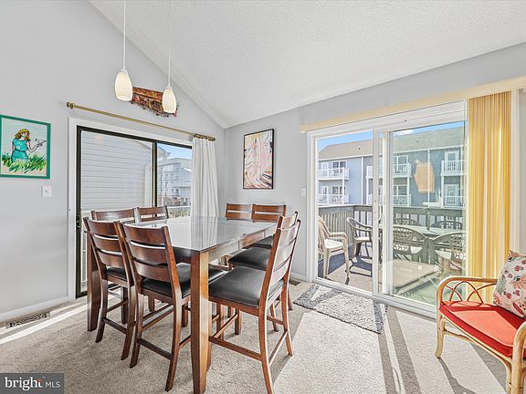4th image of 217 26th St Unit 3
