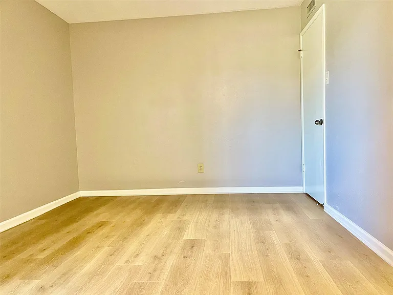 7334 La Granada Dr — Photo 19