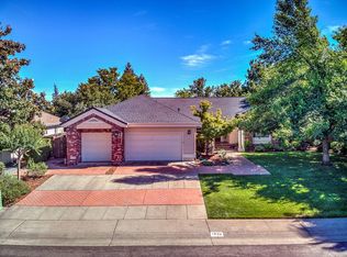 1833 Kingswood Way, Redding, CA 96003