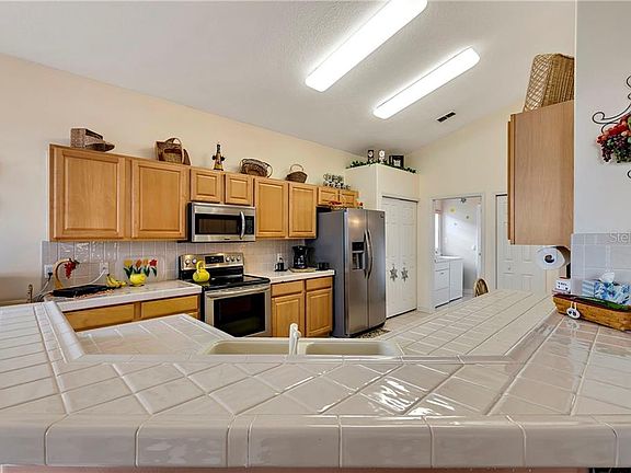 4th image of 18 High Vista Dr