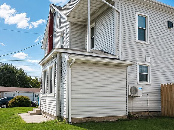 3rd image of 412 Allen St