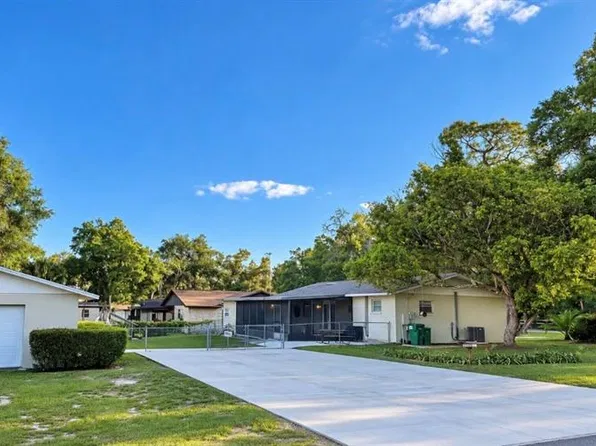 407 POINSETTIA AVENUE, FRUITLAND PARK, FL 34731