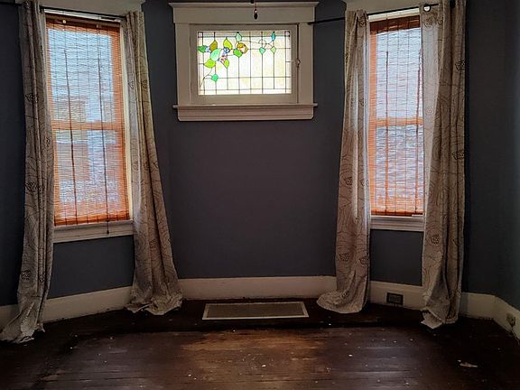 3rd image of 6406 Elmwood Ave