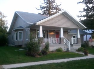 1131 Howard St, Aplington, IA 50604