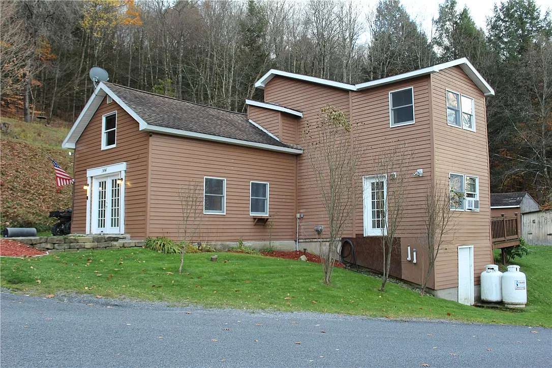 2 bed, 1.0 bath, 1588 sqft, $1,450 — Photo 3
