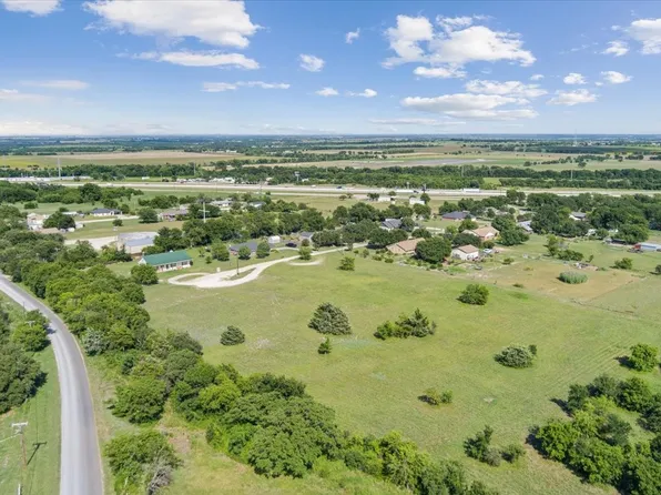 110 Brown Dr, Eddy, TX 76524