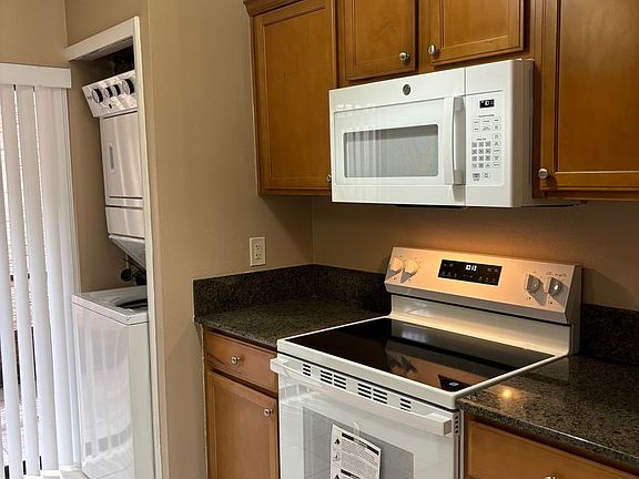 5th image of 376 Douglas Way #73