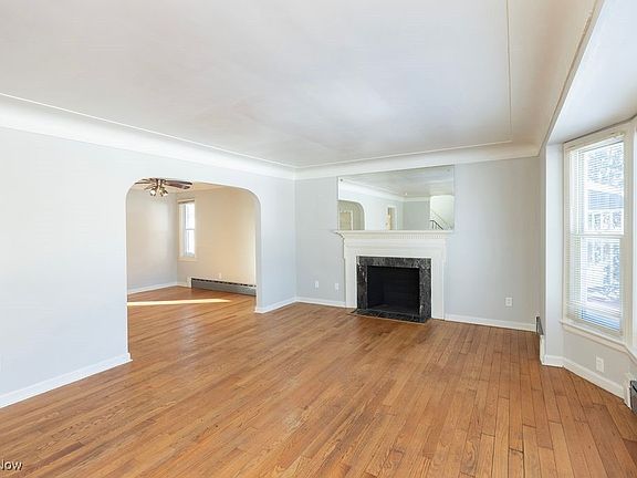 3rd image of 3930 Silsby Rd