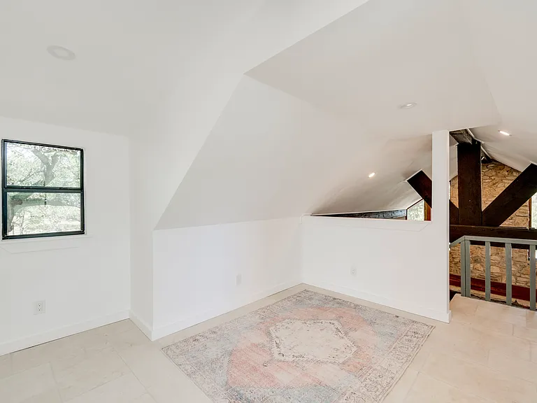 1217 Lost Oak Trl — Photo 23