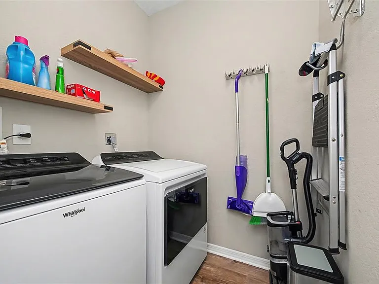 5408 Eagles Point Cir #302 — Photo 34