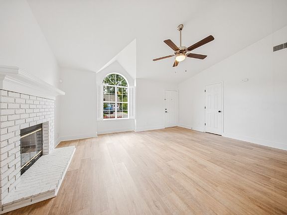 5th image of 1560 Cinnamon Bear Cir