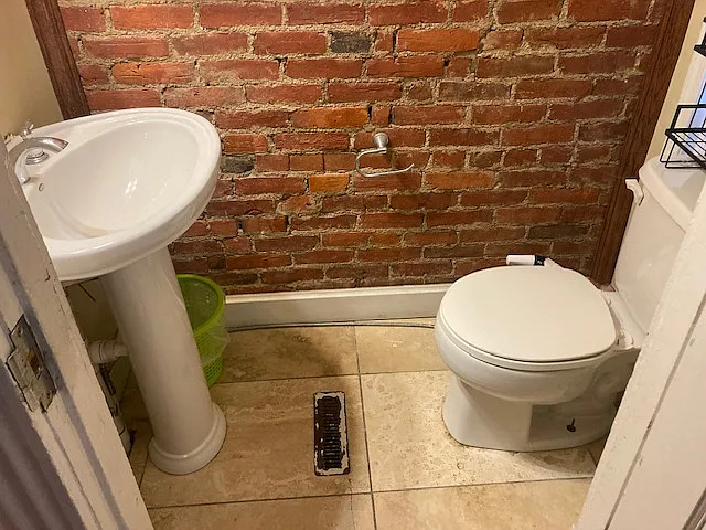 62 E Tompkins St — Photo 8