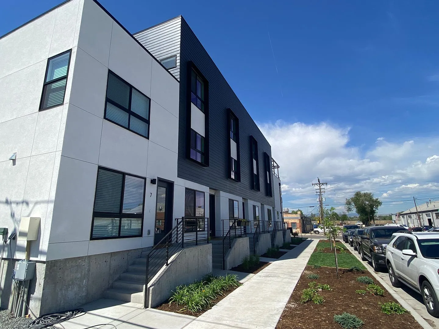 Newer Build Near Light Rail with Mountain Views — Photo 1