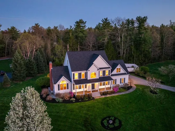 8 Lilac Way, Stratham, NH 03885