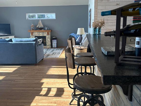 4th image of 289 Beaver Shores Dr