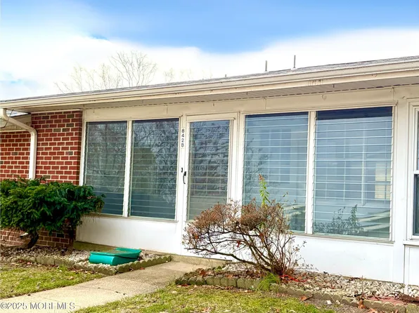 842B Inverness Court, Lakewood, NJ 08701