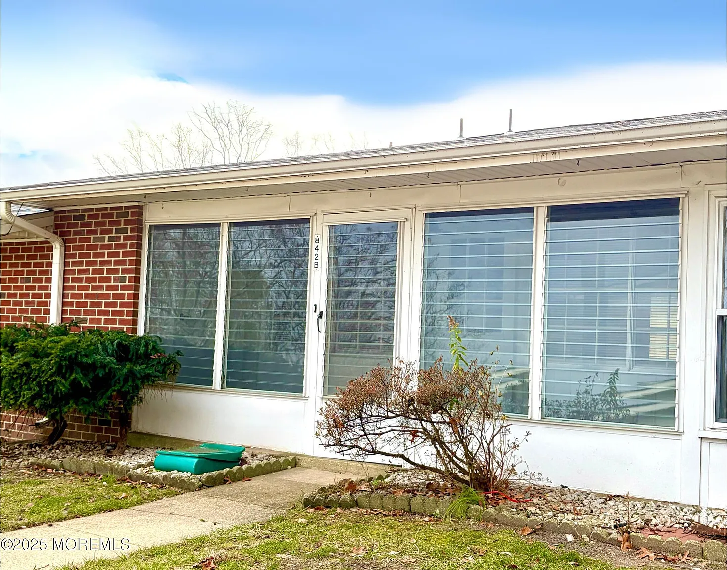 842B Inverness Court photo 1