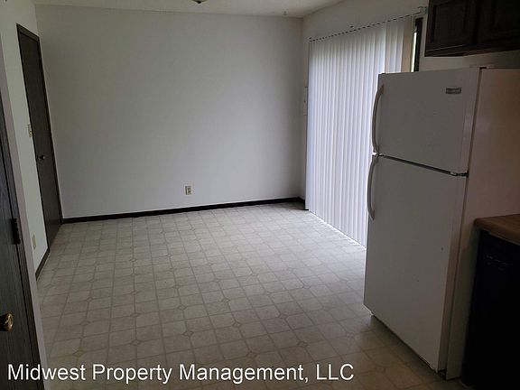 5th image of 4405 W Millbrook Dr