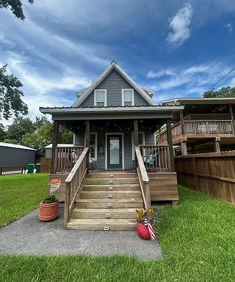 3020 Calhoun St — Photo 2