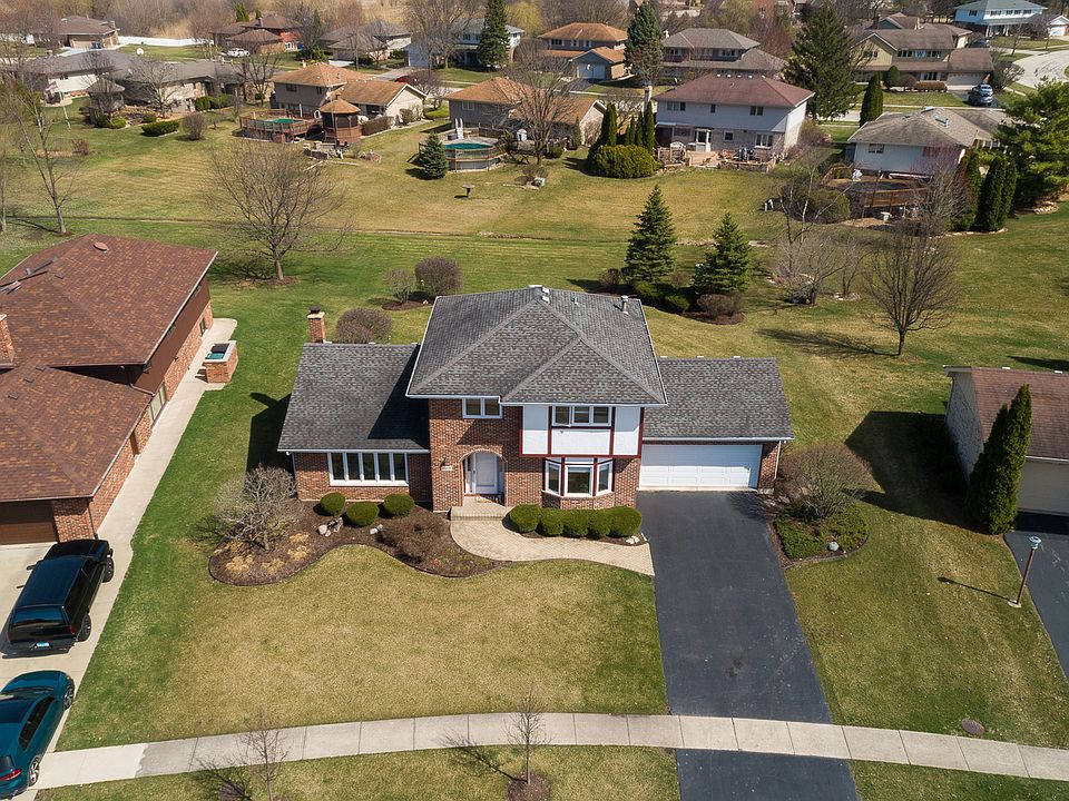 1st image of 14721 Middle Pinecreek Dr