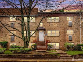 71 College Dr, Edison, NJ 08817