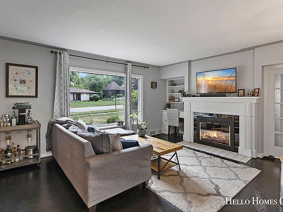 5th image of 2621 Coit Ave NE
