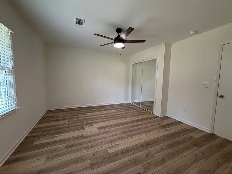 1111 Eaglewood Dr — Photo 9