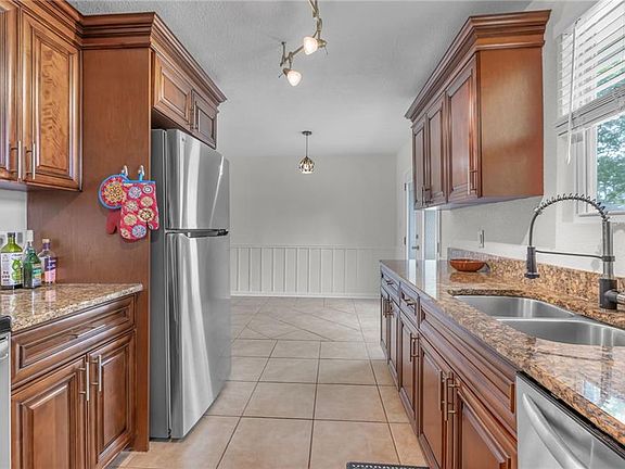 3rd image of 313 Lineberry Rd