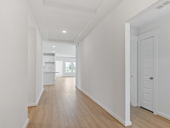 5th image of 4620 Peony Green Dr