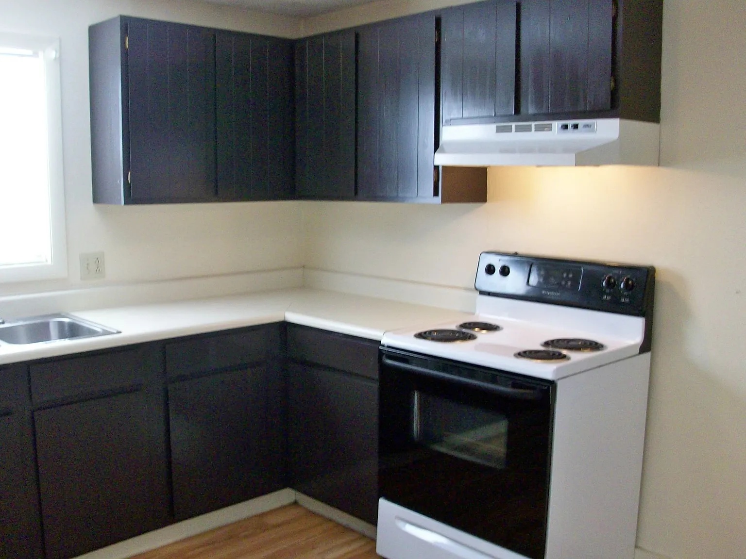 3 bed, $1,800 — Photo 2
