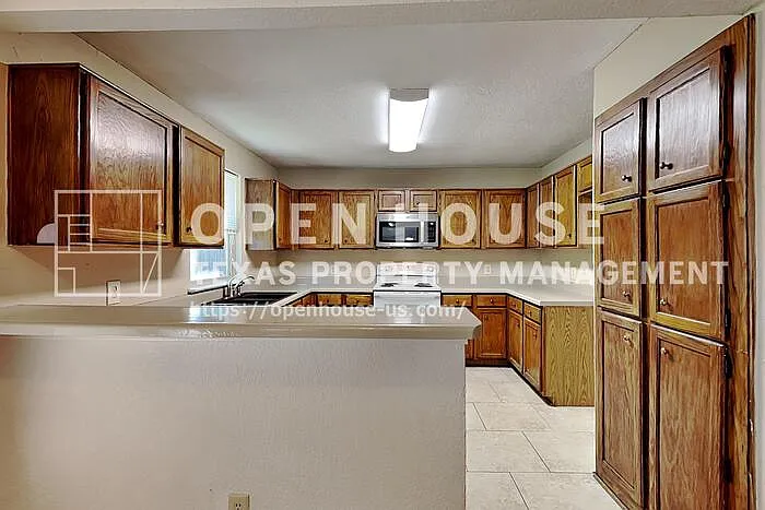 1716 Stoneway Dr — Photo 7