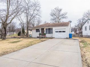 280 Saint Regis Ln, Florissant, MO 63031