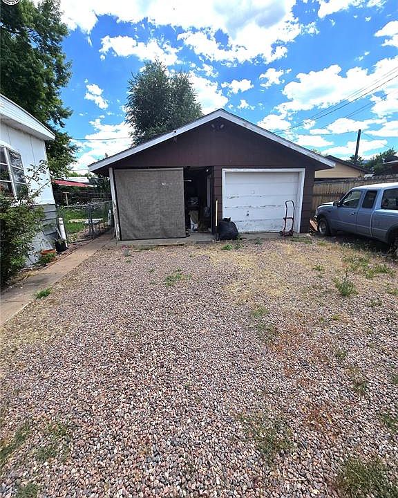 2nd image of 1313 Reed Ln