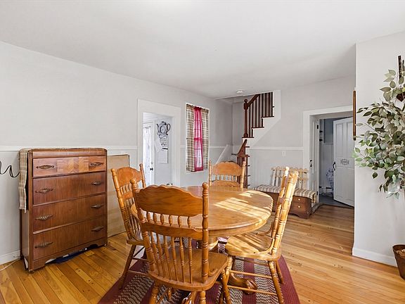 5th image of 196 Highland St S