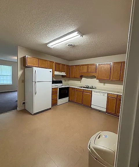 2 bed, 672 sqft, $1,100 — Photo 3