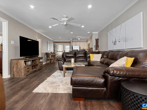 322 Dobie #322, Roseland, VA 22967
